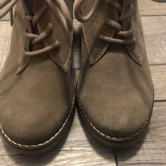 White Mountain genuine leather upper Lambert lace up botties with stitch design - Picture 4 of 9